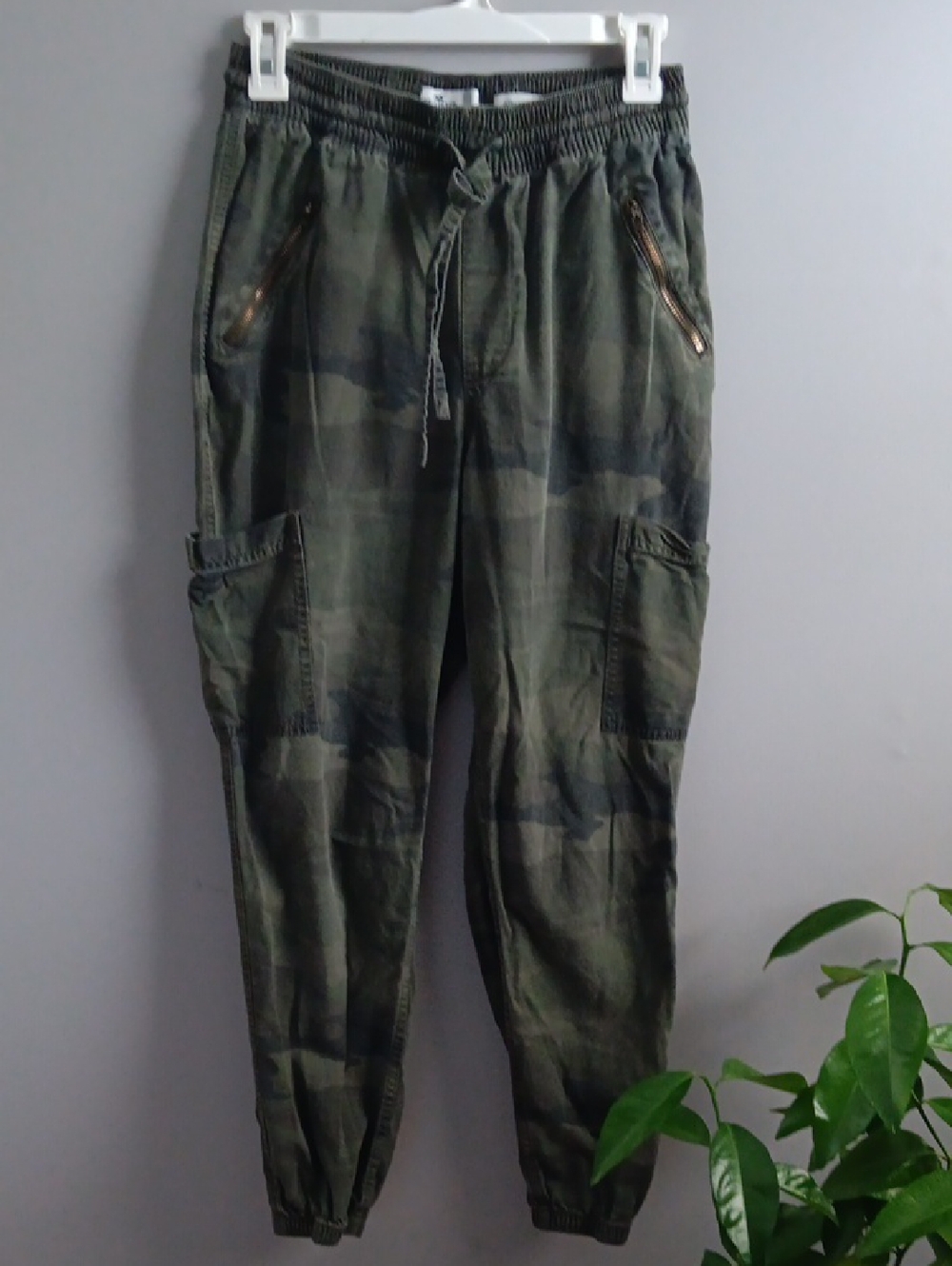 Hollister Ultra High Rise Camo Joggers - S